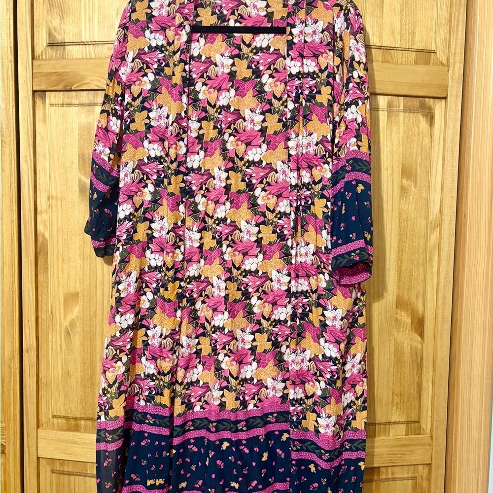 💝 3/$10. LOFT Floral Kimono Top - Pink, orange, and Navy